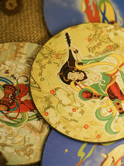 Produk dan Hadiah Budaya dan Kreatif